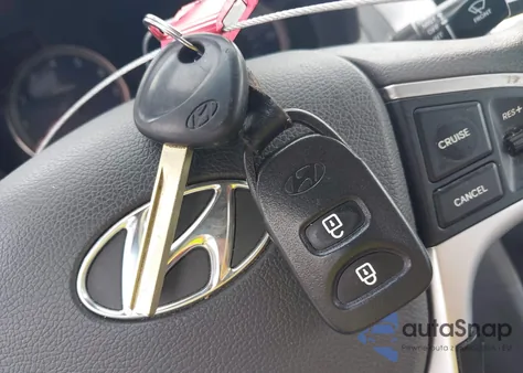 2013 Hyundai Accent Gls/Se from USA, damaged, VIN KMHCU4AEXDU451403